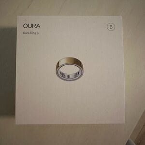 Unopened Gold Oura Ring Size 6